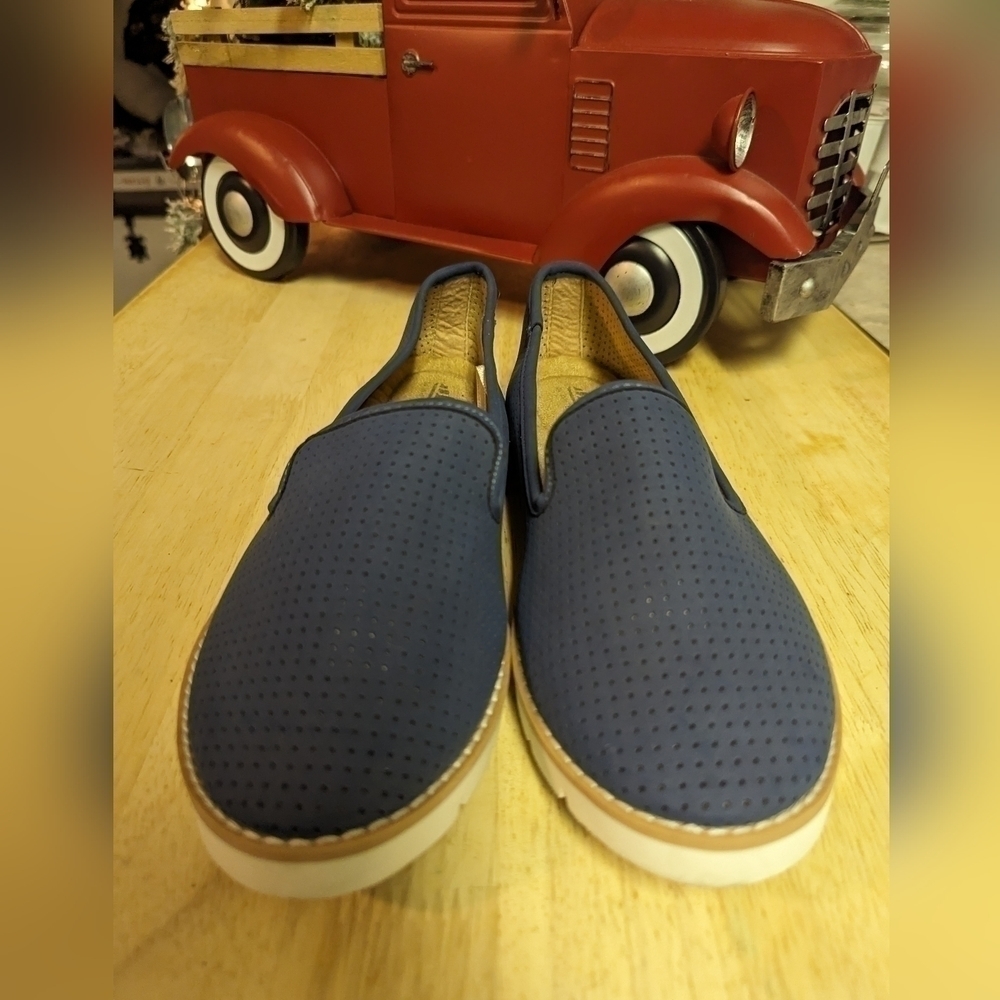 4/$15 Cliffs Navy Nautical Women's Flats
